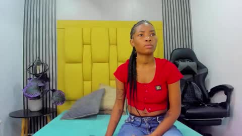 Snapshot of lorrewilliams chatting on 10-04-25, 11:41 Instagram Dahiara-Cristal....... facebook ---lore-oficial ... online show from 10-04-25, 11:41