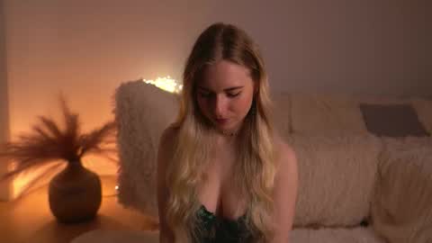 Lorrie online show from 03-17-26, 09:34