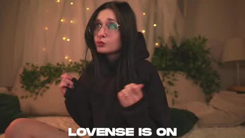 Snapshot of lost_mymind chatting on 02-04-26, 11:49 Jess online show from 02-04-26, 11:49