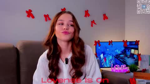 Snapshot of lost_mymind chatting on 02-14-26, 03:14 Jess online show from 02-14-26, 03:14