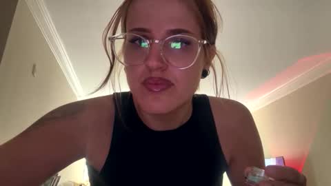 lotta_love0 online show from 05-01-26, 08:13