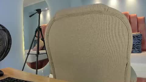 Snapshot of lou_rosse chatting on 06-23-26, 07:23 Lou Rosse online show from 06-23-26, 07:23