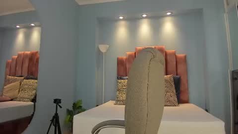 Snapshot of lou_rosse chatting on 07-10-26, 07:05 Lou Rosse online show from 07-10-26, 07:05