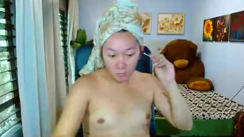 Snapshot of louie_sexy chatting on 06-24-26, 03:27 Cathy online show from 06-24-26, 03:27