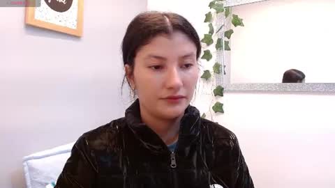 Snapshot of louis_k chatting on 06-20-26, 11:24 Louis K online show from 06-20-26, 11:24