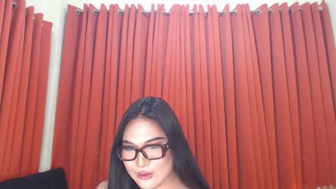 Snapshot of louisse_moone chatting on 04-09-26, 04:45 Louisse online show from 04-09-26, 04:45