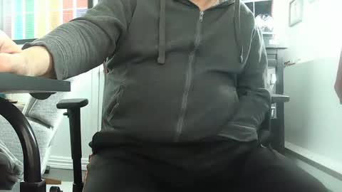 Snapshot of loumtl3 chatting on 01-25-25, 07:49 loumtl3 online show from 01-25-25, 07:49