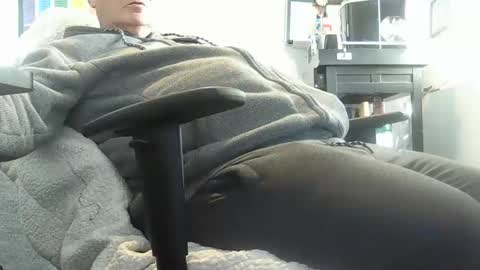 Snapshot of loumtl3 chatting on 02-22-25, 12:29 loumtl3 online show from 02-22-25, 12:29