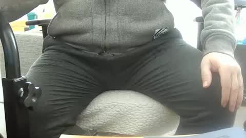Snapshot of loumtl3 chatting on 02-23-25, 04:13 loumtl3 online show from 02-23-25, 04:13