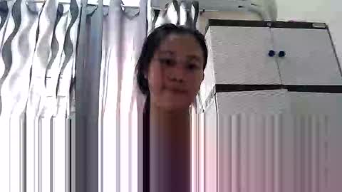 Snapshot of louxx1 chatting on 11-04-25, 01:48 louxx1 online show from 11-04-25, 01:48