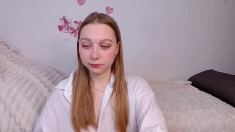 Snapshot of love_bella_ chatting on 03-16-26, 12:06 love bella online show from 03-16-26, 12:06