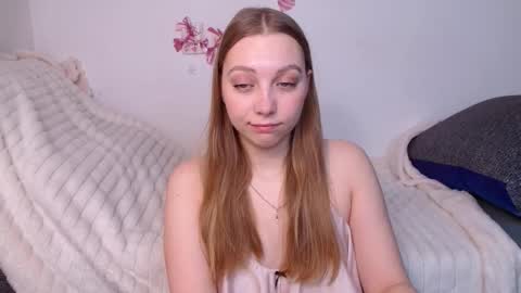 Snapshot of love_bella_ chatting on 03-23-26, 12:14 love bella online show from 03-23-26, 12:14