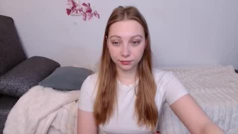 Snapshot of love_bella_ chatting on 03-24-26, 12:04 love bella online show from 03-24-26, 12:04