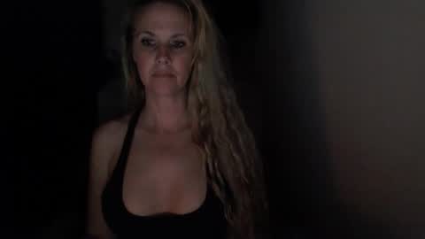 Snapshot of love_on_ chatting on 04-11-26, 02:27 LoVe On online show from 04-11-26, 02:27