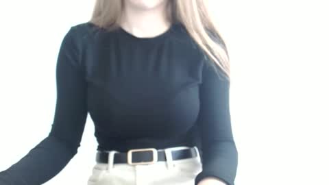 Snapshot of love_vivian chatting on 06-03-26, 02:33 Vivian online show from 06-03-26, 02:33