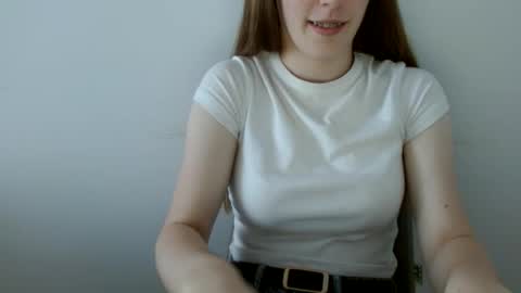 Snapshot of love_vivian chatting on 06-24-26, 11:09 Vivian online show from 06-24-26, 11:09