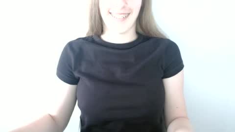 Snapshot of love_vivian chatting on 07-06-26, 03:03 Vivian online show from 07-06-26, 03:03