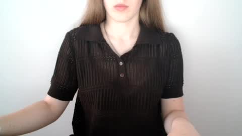 Snapshot of love_vivian chatting on 07-17-26, 11:06 Vivian online show from 07-17-26, 11:06