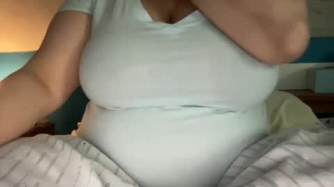 Snapshot of loveablekate chatting on 05-22-26, 08:36 Kate online show from 05-22-26, 08:36