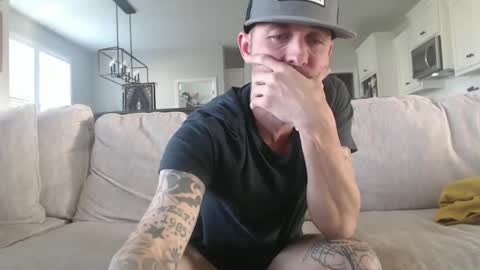 lovehatlovers online show from 12-19-24, 08:23