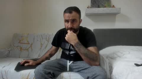 Snapshot of loveivat80 chatting on 11-23-25, 09:20 loveivat80 online show from 11-23-25, 09:20