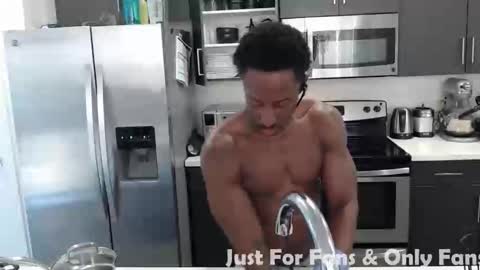 Snapshot of loveleexd21 chatting on 04-05-26, 11:57 loveleexd21 online show from 04-05-26, 11:57