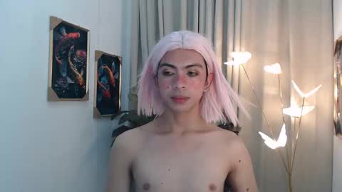 Snapshot of lovely_alwina chatting on 03-27-26, 04:07 alwina online show from 03-27-26, 04:07