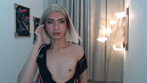 Snapshot of lovely_alwina chatting on 04-04-26, 05:32 alwina online show from 04-04-26, 05:32