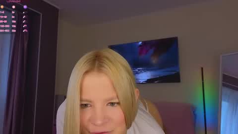 Jenny online show from 04-25-26, 04:37