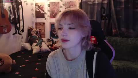 Snapshot of lovely_cass chatting on 06-11-26, 07:28 Cassie online show from 06-11-26, 07:28