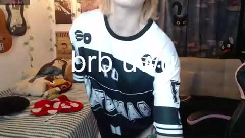 Snapshot of lovely_cass chatting on 07-06-26, 03:03 Cassie online show from 07-06-26, 03:03