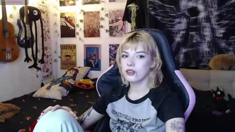 Snapshot of lovely_cass chatting on 07-17-26, 01:12 Cassie online show from 07-17-26, 01:12