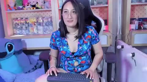 Chloe online show from 01-17-25, 01:56