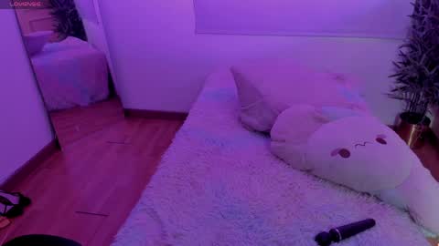 Emma online show from 05-16-26, 01:54