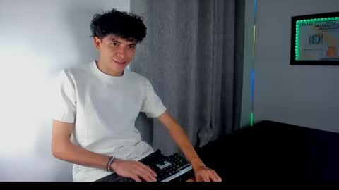 Salo online show from 04-14-26, 04:13