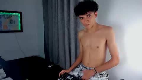 Salo online show from 04-15-26, 07:58