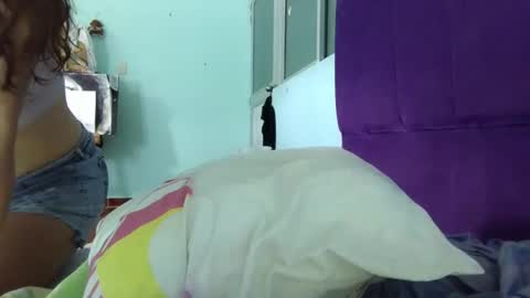 Snapshot of lovely_maia chatting on 07-23-26, 02:37 Maya online show from 07-23-26, 02:37