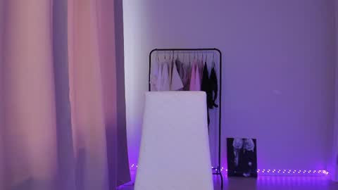 Snapshot of lovely_poppy chatting on 05-22-26, 01:24 Lolly online show from 05-22-26, 01:24