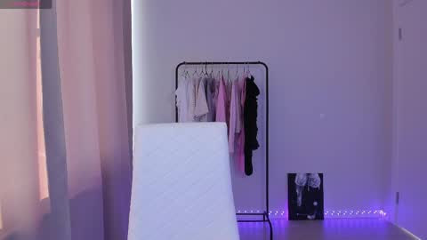 Snapshot of lovely_poppy chatting on 05-25-26, 12:49 Lolly online show from 05-25-26, 12:49