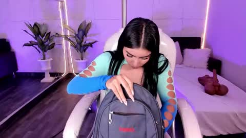 Lovely online show from 11-28-25, 05:37