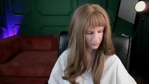 Kira online show from 08-04-26, 12:30