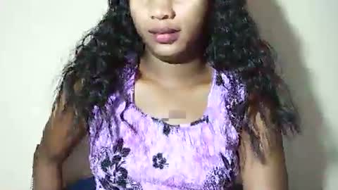lovelylarra online show from 05-15-26, 08:10