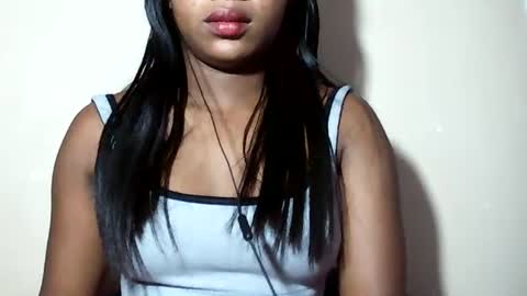 lovelylarra online show from 07-06-26, 07:27
