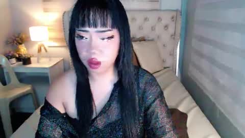 Snapshot of lovelymarie69 chatting on 05-27-26, 11:18 Rebeca online show from 05-27-26, 11:18