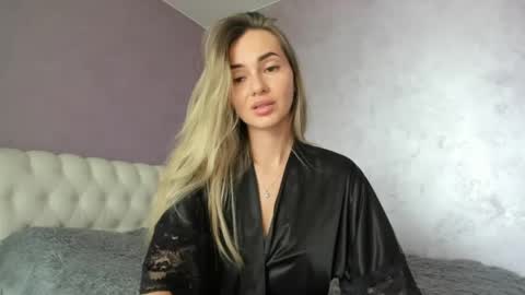 Lovely Rose online show from 05-15-26, 11:39