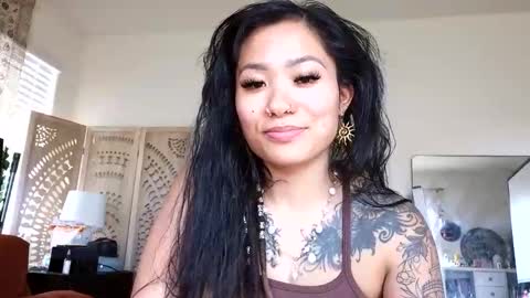 lovelyxmacii online show from 05-29-26, 10:52