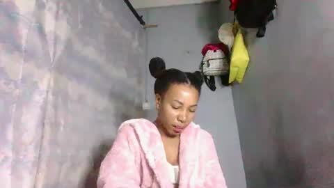 Snapshot of lovemarie08 chatting on 04-21-26, 05:50 lovemarie08 online show from 04-21-26, 05:50