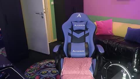 Snapshot of loverboy89hh chatting on 09-23-25, 10:24 LoverBoy89HH online show from 09-23-25, 10:24