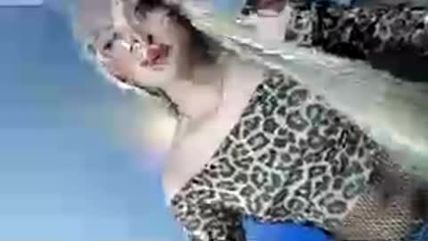 Snapshot of lovers_moon22 chatting on 07-11-26, 11:57 lovers moon22 online show from 07-11-26, 11:57