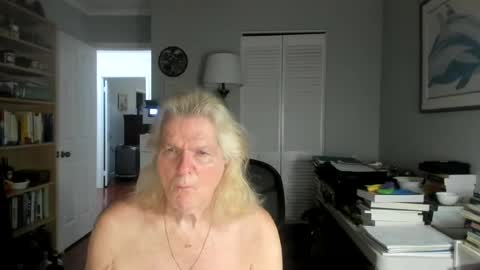Snapshot of lovestylistwomen chatting on 06-17-26, 02:14 Michael online show from 06-17-26, 02:14